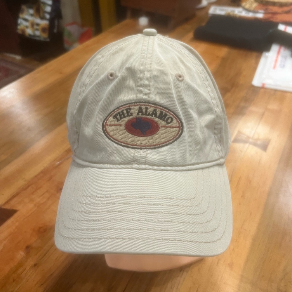 “The Alamo” beige ball Cap in GUC